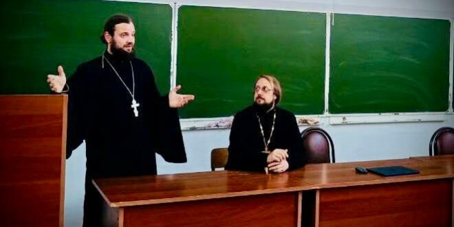 Клирики епархии обсудили со студентами традиционные семейные ценности