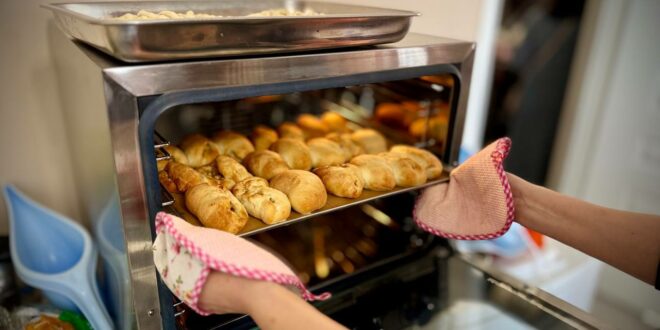 Пирожки от всего сердца: в семейном центре «Русская семья» отпраздновали День матери