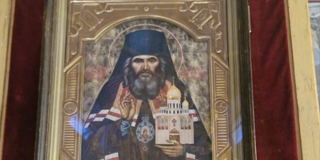 Молебен для Сестер Милосердия прошел в храме Кирилла и Мефодия