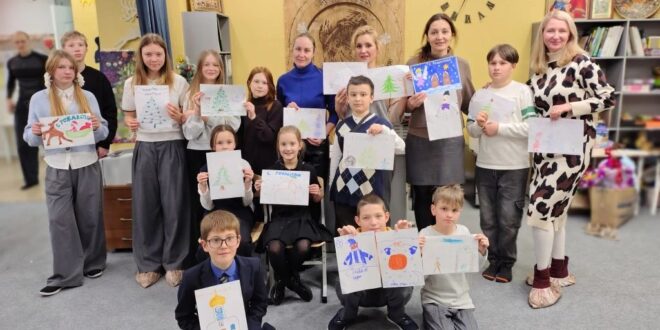 «Рождественский почтальон» в школе «Архимед»: дети пяти городов обменялись праздничными открытками и рисунками.